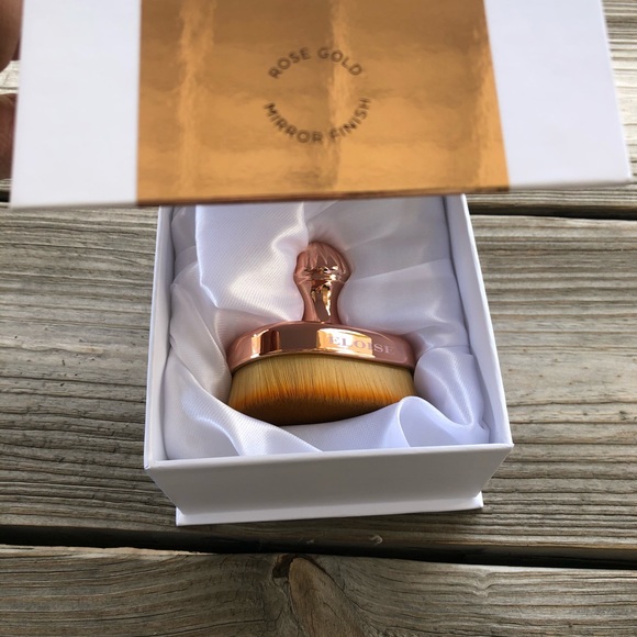 ELOISE BEAUTY Rose Gold Mini Tear Drop Brush - Picture 1 of 12
